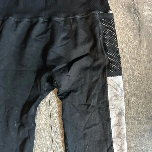 Victoria’s Secret pink workout leggings size L - Picture 9 of 9